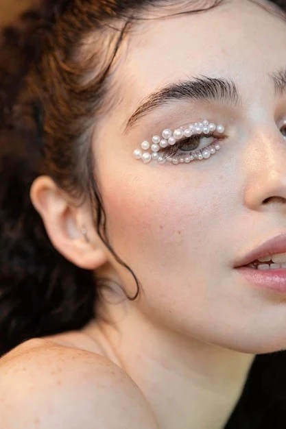 наращивание ресниц со стразами