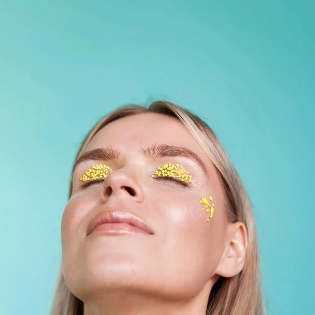 ресницы с камушками